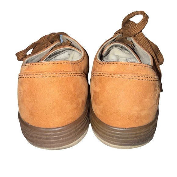 Dr. Martens Amory 7-Eye Lowtop Sneaker Newbuck AirWear Cushion Rubber Sole Sz 8 - Picture 4 of 8